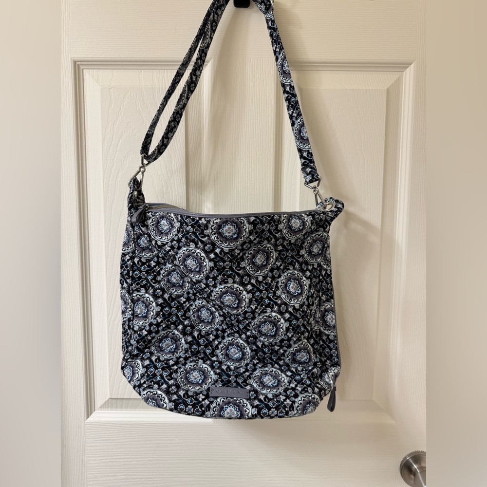 EUC Vera Bradley Large Hobo